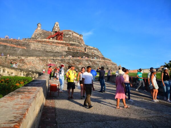 City Tour en Chiva con entrada al Castillo San Felipe en Cartagena