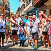 City Tour en Chiva con entrada al Castillo San Felipe en Cartagena