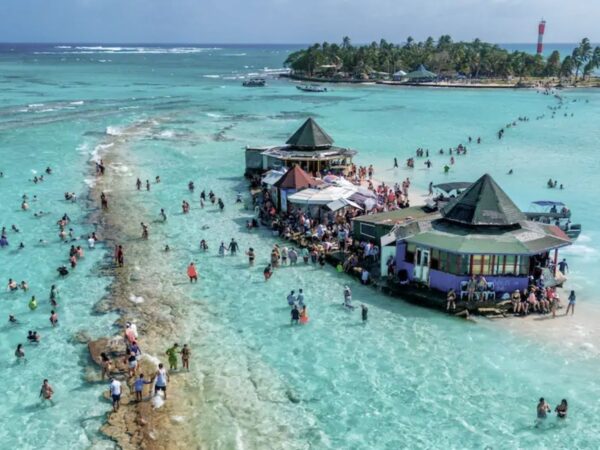 Promoción 2x1 Tour Bahía en Pontón San Andrés