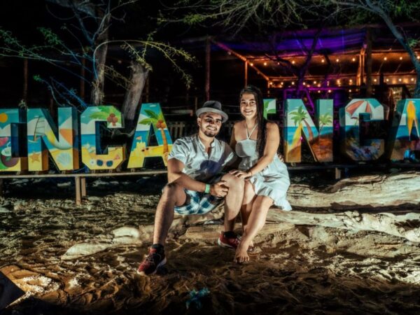 Combo Acuario con Show de Delfines y Playa Blanca + Fiesta Blanca en Catamarán en Santa Marta