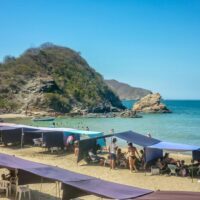 Combo Bahía Concha Parque Tayrona + Fiesta Blanca en Catamarán Santa Marta