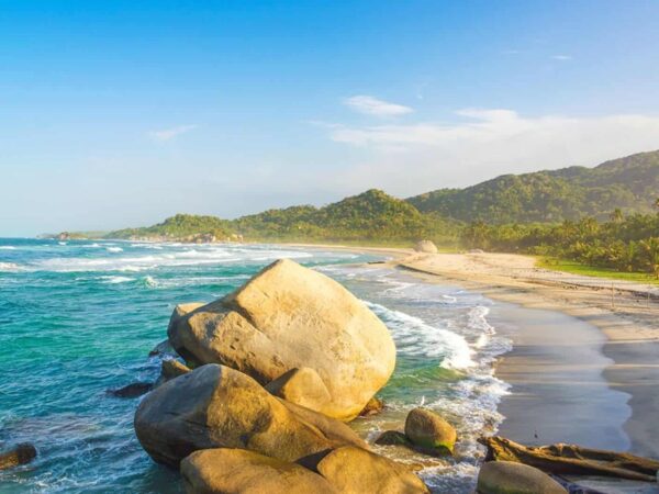 Combo Cabo San Juan Parque Tayrona + Chiva Rumbera en Santa Marta