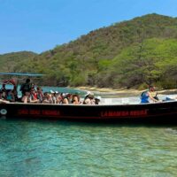 Combo Fiesta Blanca en Catamarán + Minca, Pozo Azul, Taganga y Playa Grande en Santa Marta