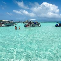 Combo Tour Bahía en Pontón + Vuelta a la Isla en Chiva San Andrés