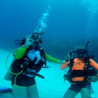 Combo Tour Bahía en Pontón + Buceo + Vuelta a la Isla en Chiva San Andrés