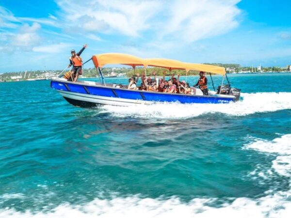 Combo Tour VIP + Vuelta a la Isla en Chiva San Andrés