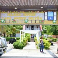 Combo Tour Bahía en Pontón + Vuelta a la Isla en Chiva San Andrés