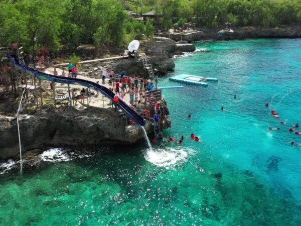 Combo Tour Bahía en Pontón + Vuelta a la Isla en Chiva San Andrés