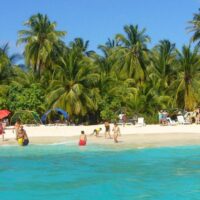 Combo Tour VIP + Vuelta a la Isla en Chiva San Andrés