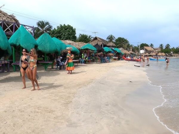 Punta Arena Pasadía en Cartagena