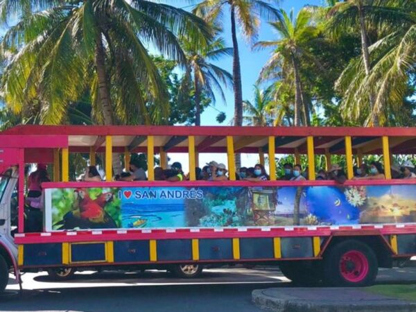 Promoción 2x1 Vuelta a la Isla en Chiva San Andrés
