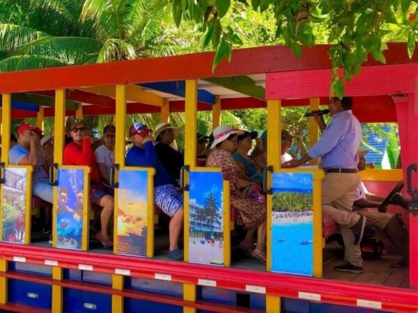Promoción 2x1 Vuelta a la Isla en Chiva San Andrés