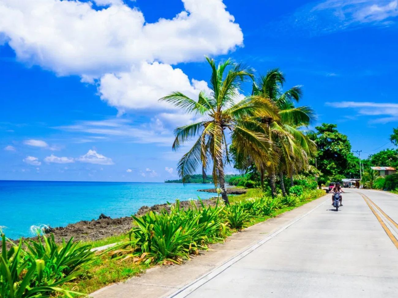 Pareja en moto San Andrés