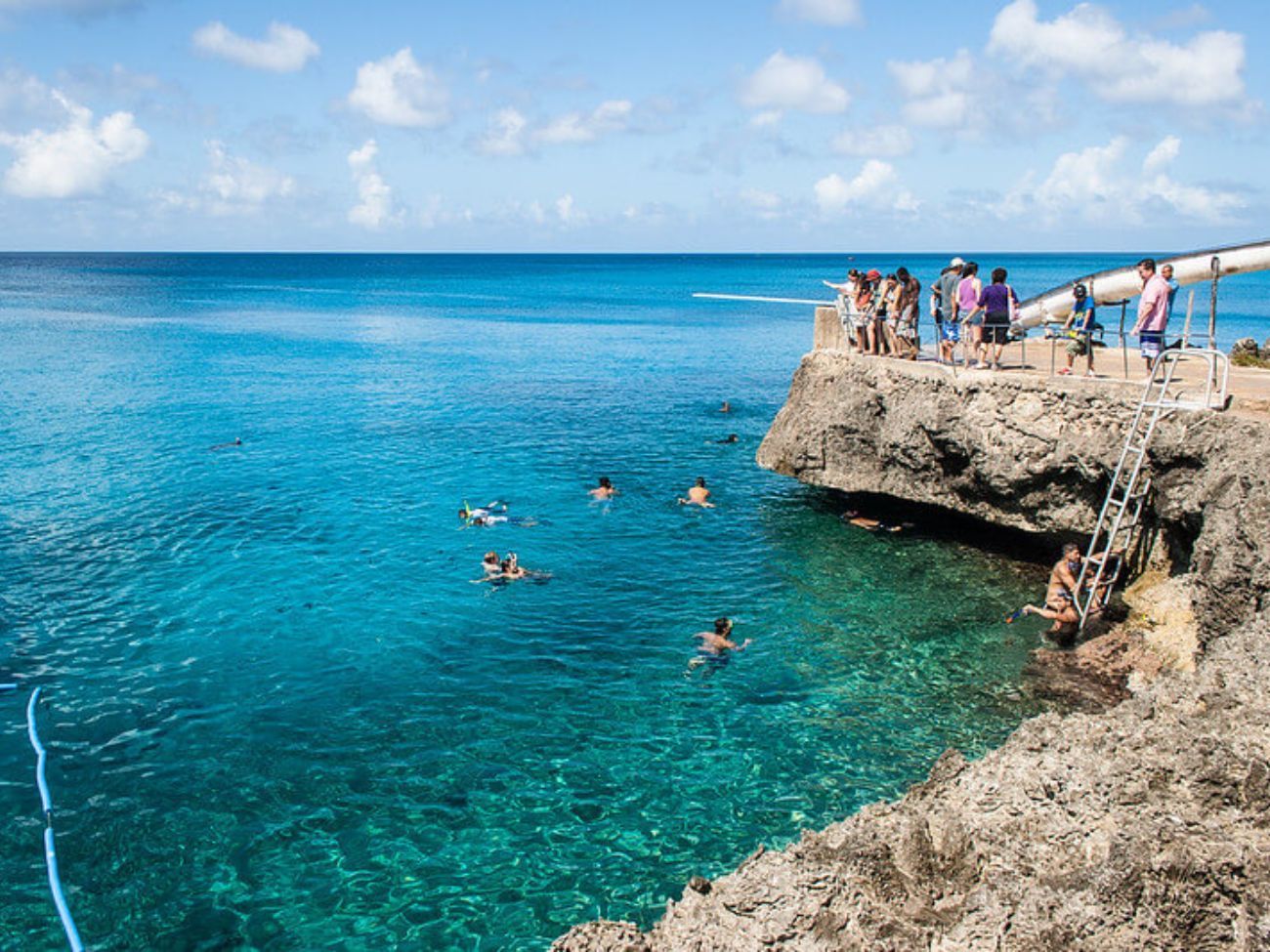 Tour Chiva paradas culturales San Andrés
